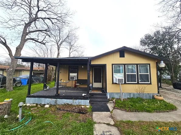 811 E New Braunfels St, Seguin, TX 78155