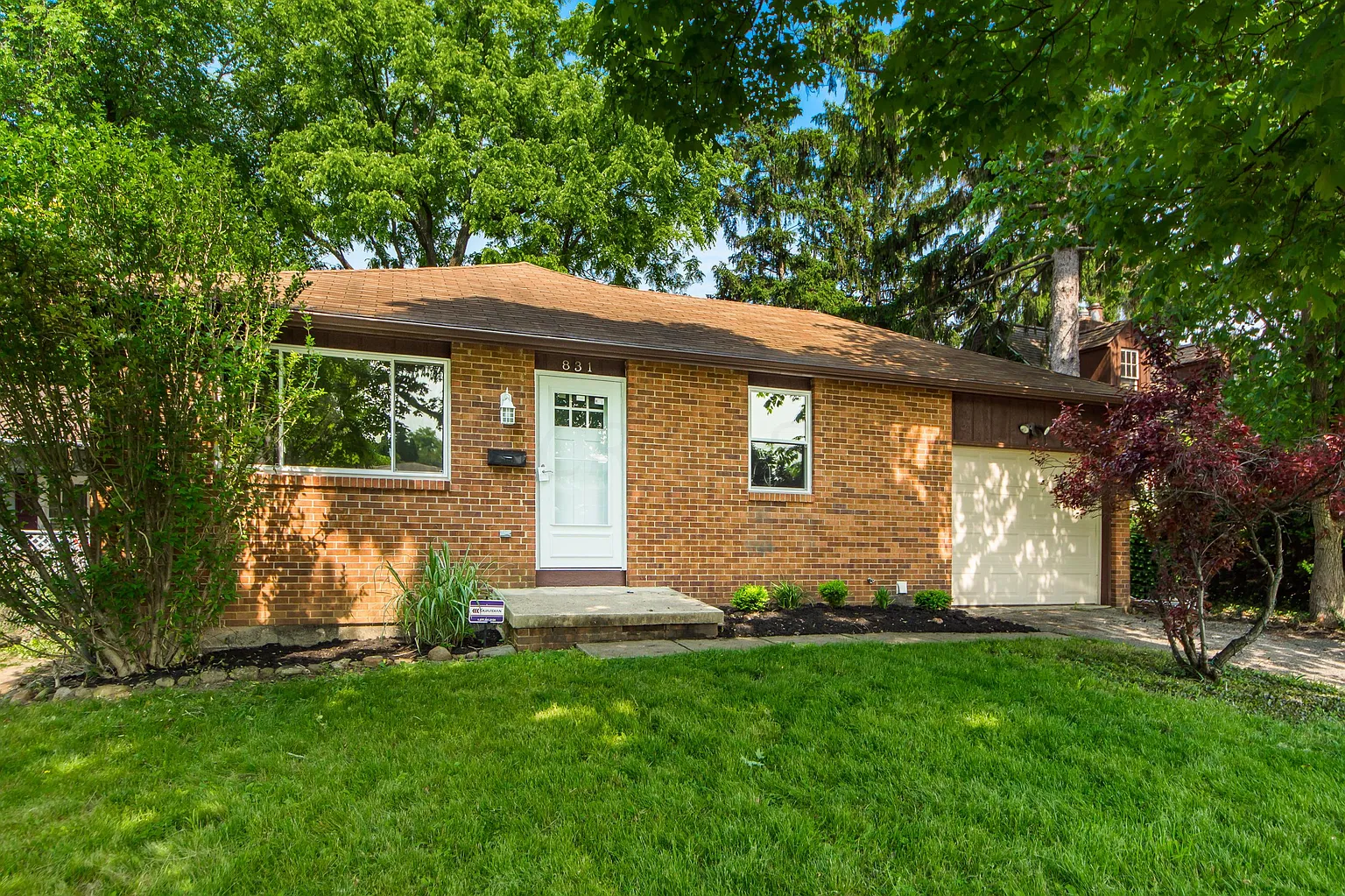 831 Elaine Rd photo 1