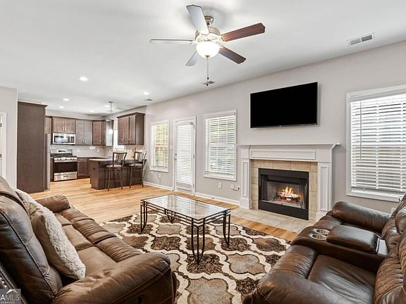 5th image of 7 Doolittle Ct