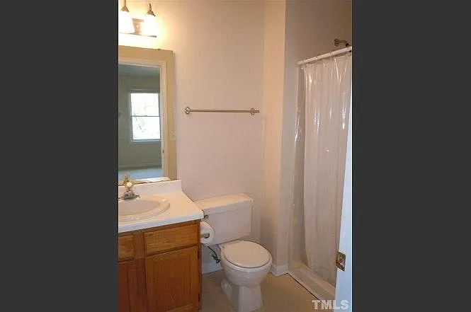 2 bed, 2.5 bath, 1335 sqft, $1,885 — Photo 3