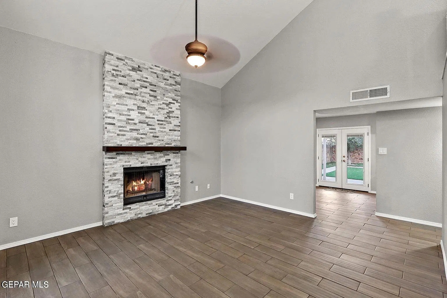3 bed, 2.0 bath, 1313 sqft, $1,595 — Photo 4