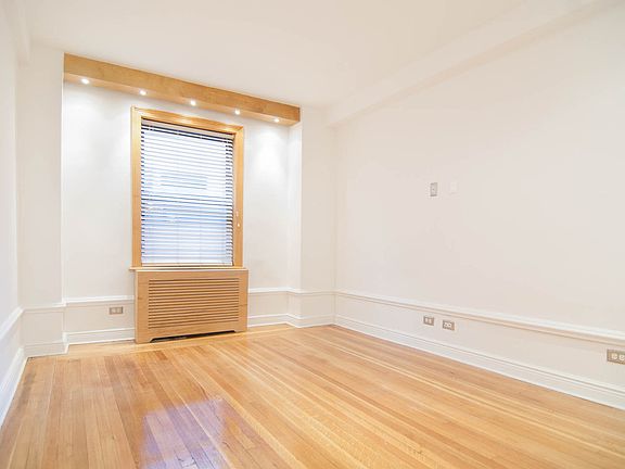 5th image of 148 W 49th St #4D