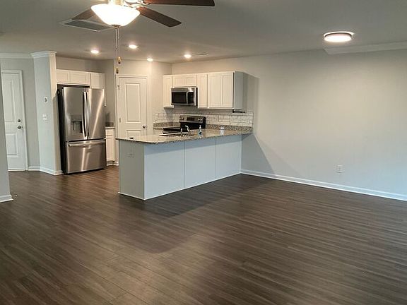 3rd image of 2746 Prince Charles Ct