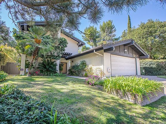 4th image of 2891 Nicada Dr