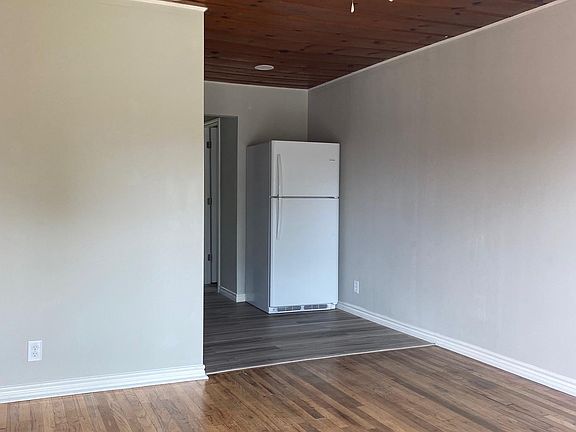 3rd image of 1721 Warren St