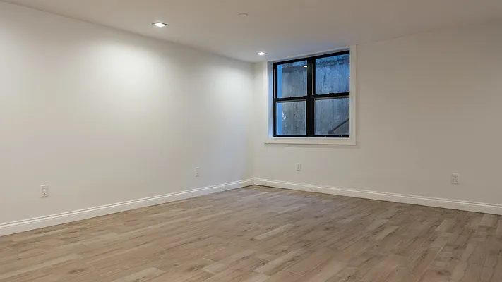Rented by Nooklyn NYC LLC | media 47