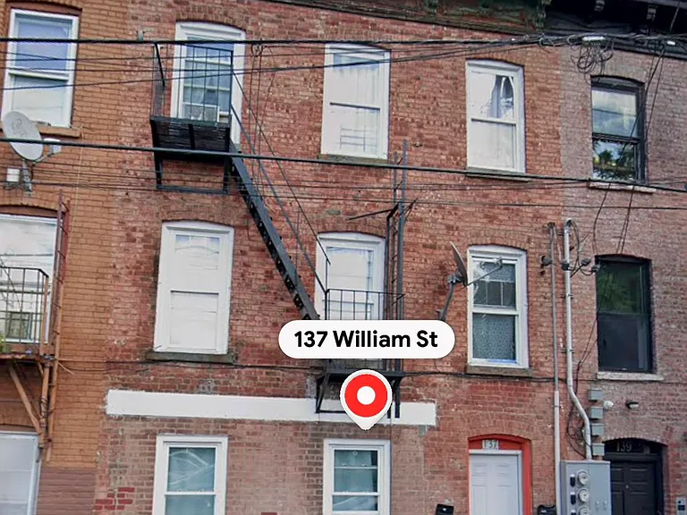 137 William St #3 — Photo 2