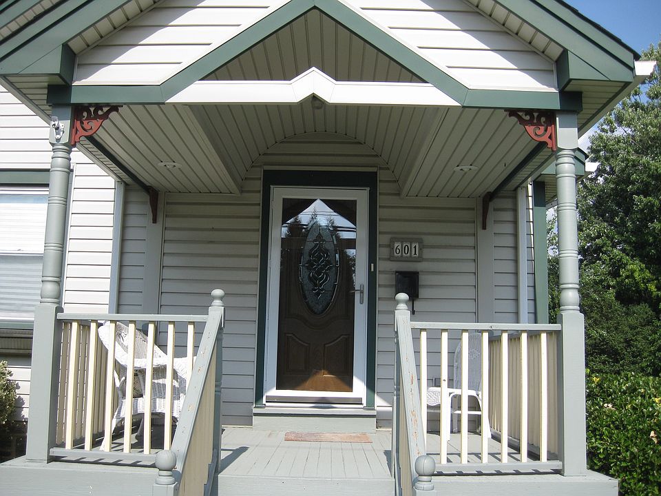 Front covered porch