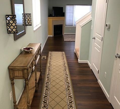 2nd image of 115 NW Warren St