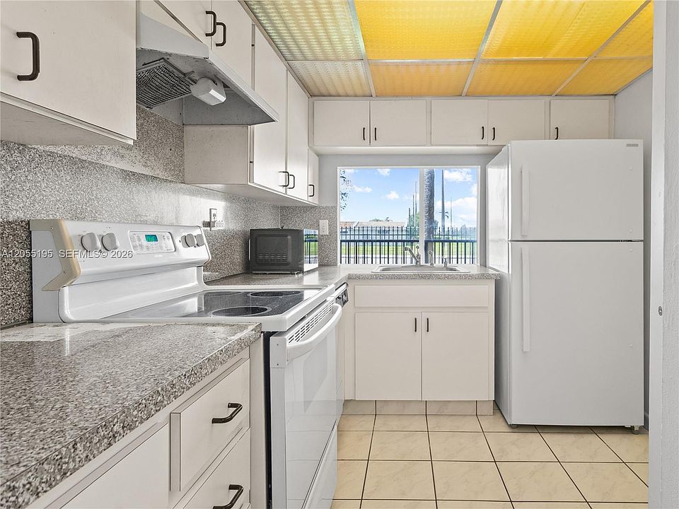 1st image of 9401 SW 4th St APT 104