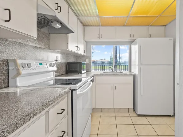 9401 SW 4th St APT 104, Miami, FL 33174
