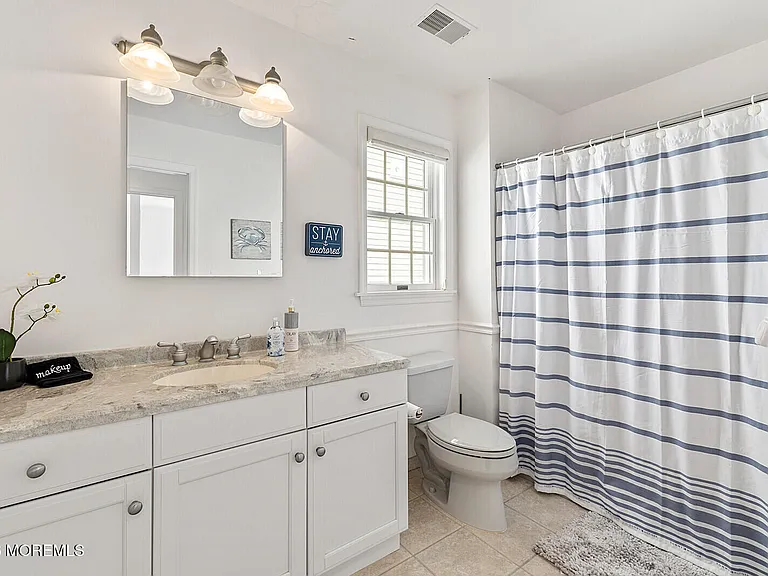 116 Sunset Dr N — Photo 24