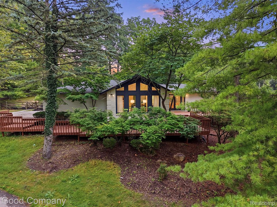1st image of 6733 Bloomfield Ln