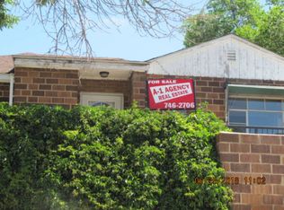 209 S Summit Ave, Newcastle, WY 82701