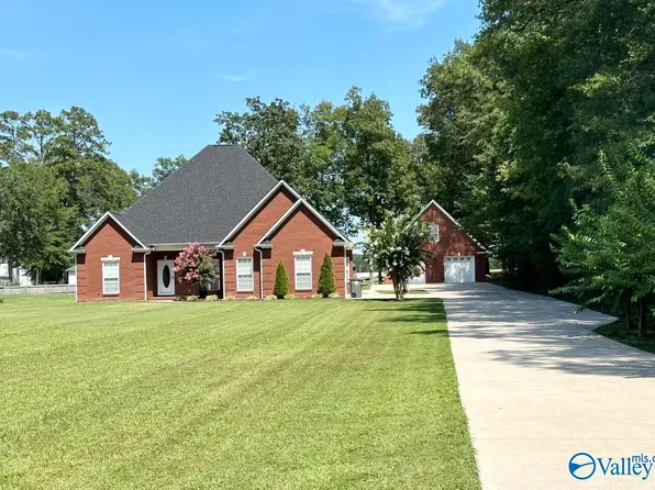 3136 County Road 217, Trinity, AL 35673