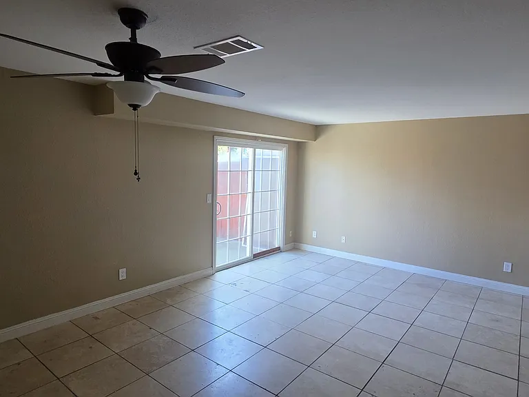 1940 Grande Cir #58 — Photo 10