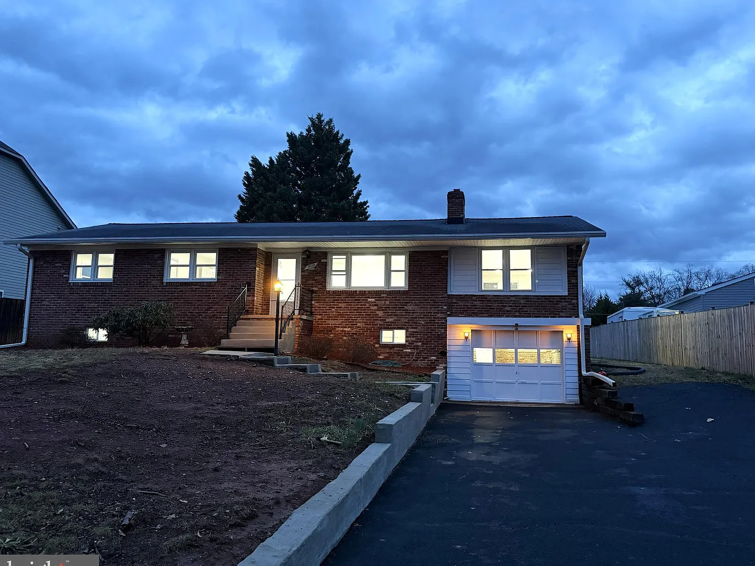 4 bed, 3092 sqft, $3,200 — Photo 3