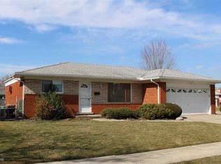 15222 Nancy St, Southgate, MI 48195