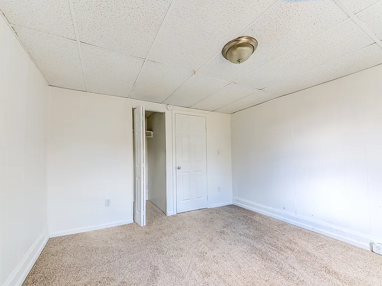 1840 Saint Patrick St S — Photo 7
