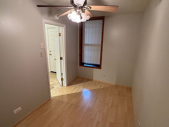 3rd image of 1419 W Lexington St #1