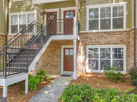3rd image of 490 Barnett Shoals Rd APT 205