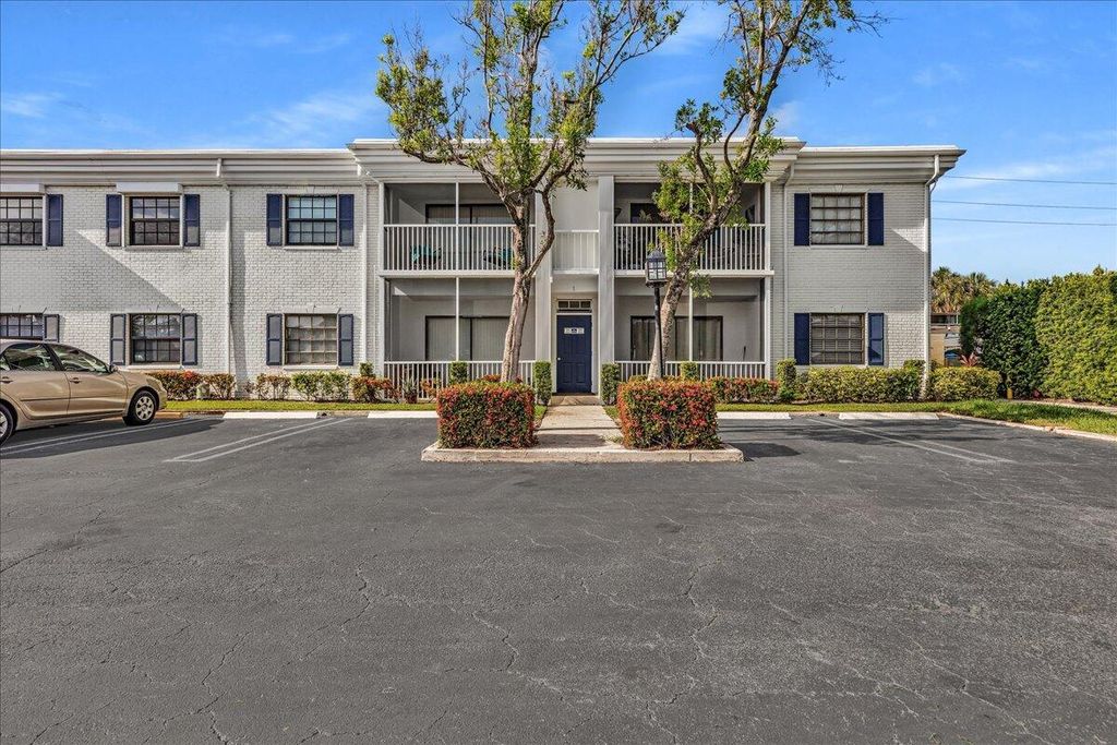180 Cypress Club Drive #816, photo 2