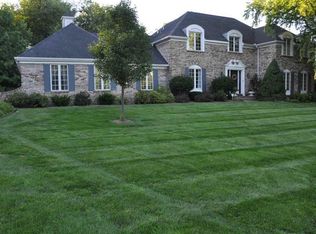 51233 Golfview Ct, Granger, IN 46530