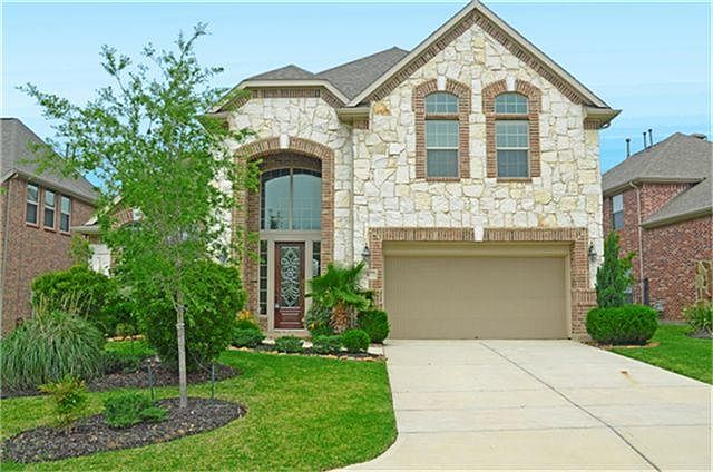 1st image of 31 Woodmoor Pl