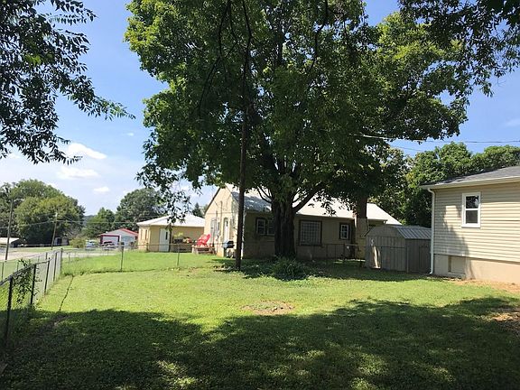 5th image of 911 Highland Ave