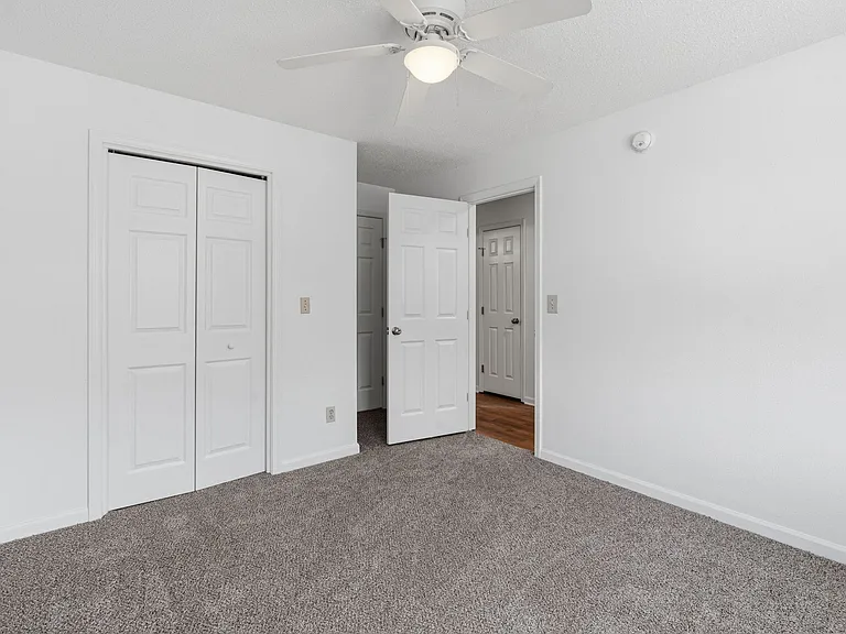 Mid-Town Apartments — Photo 23