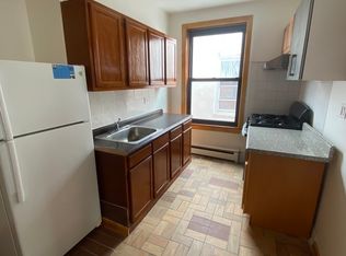 878 40th St #2B, Brooklyn, NY 11232