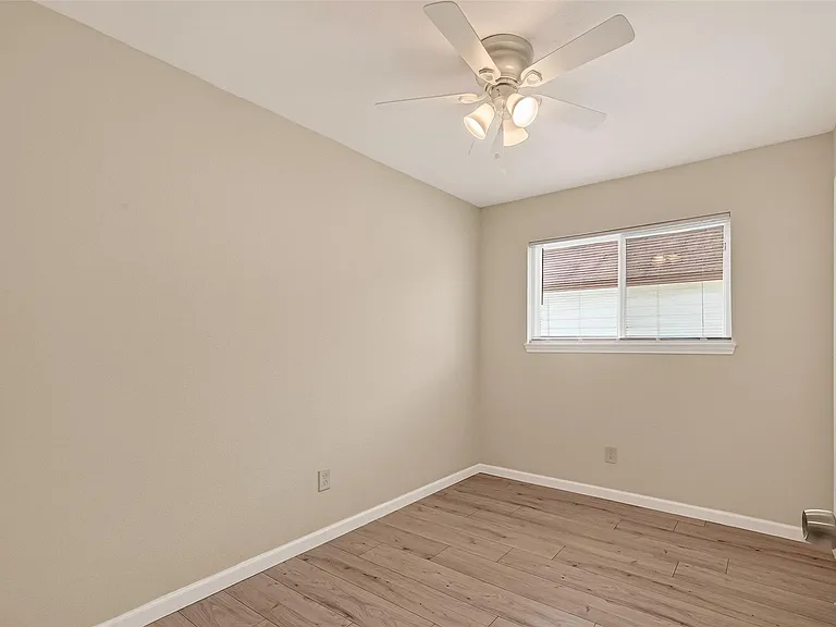 13843 Northlake Dr — Photo 11