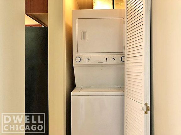 2nd image of 1644 W Greenleaf Ave #3