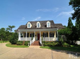 1004 Arboretum Dr, Wilmington, NC 28405