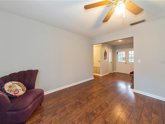 4th image of 621 Sandy Creek Dr