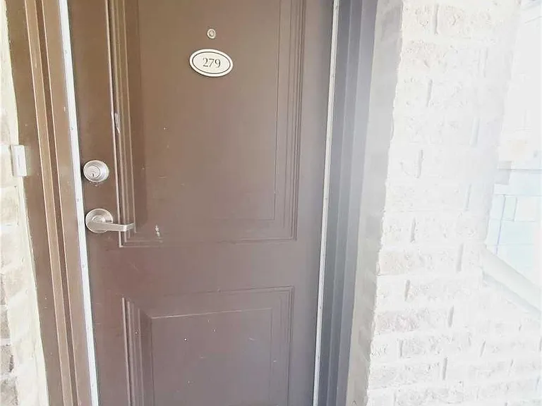 60 Parrotta Dr #279 — Photo 3