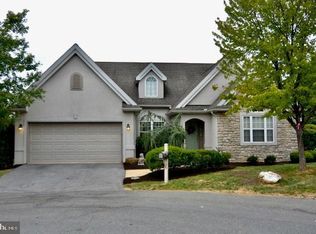 328 Charleston Ln, Wyomissing, PA