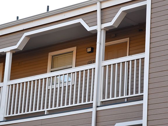 2nd image of 1223 S Gilbert St #D-304