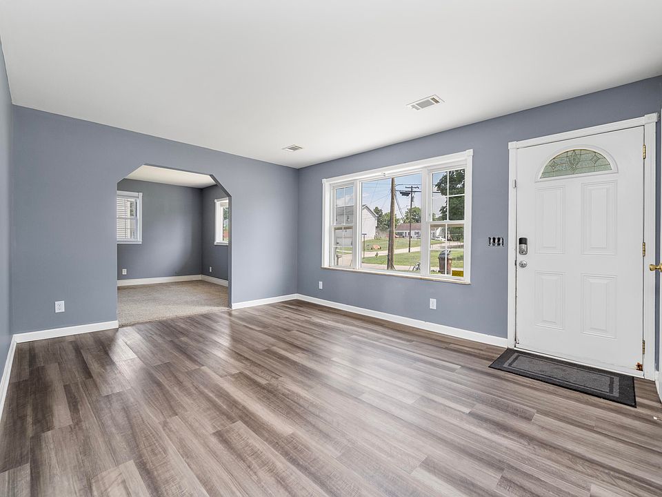1st image of 806 Knollwood Dr