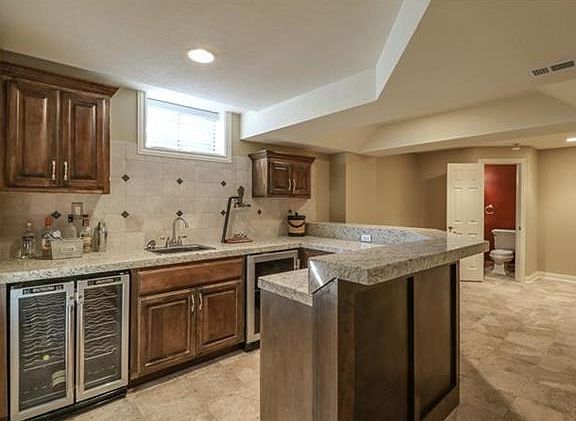 4th image of 6708 W 148th St