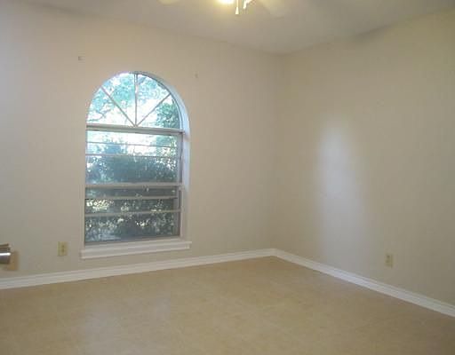 5th image of 2409 McHaney Dr