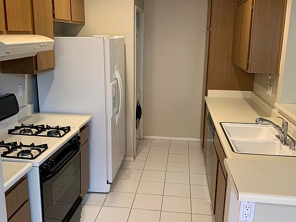 5th image of 2384 Archwood Ln Unit 12