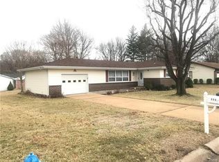 324 Meadow Dr, Washington, MO 63090