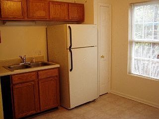 3rd image of 307 Del Ray Cir APT D