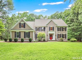15 Spruce Ln, Weatogue, CT 06089