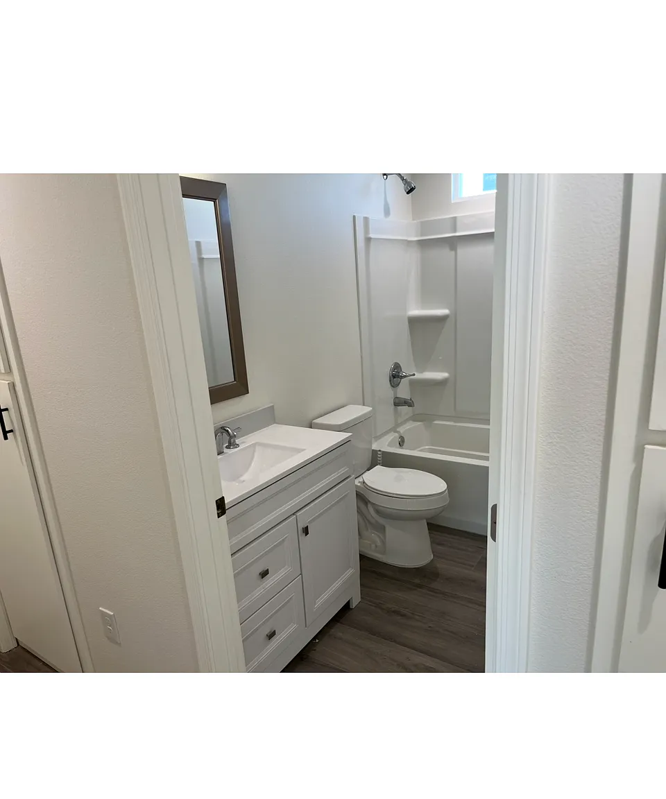 3 bed, 1879 sqft, $2,400 — Photo 3