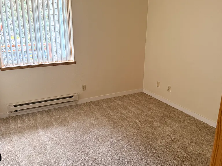 Rockwood Park Apartments — Photo 21