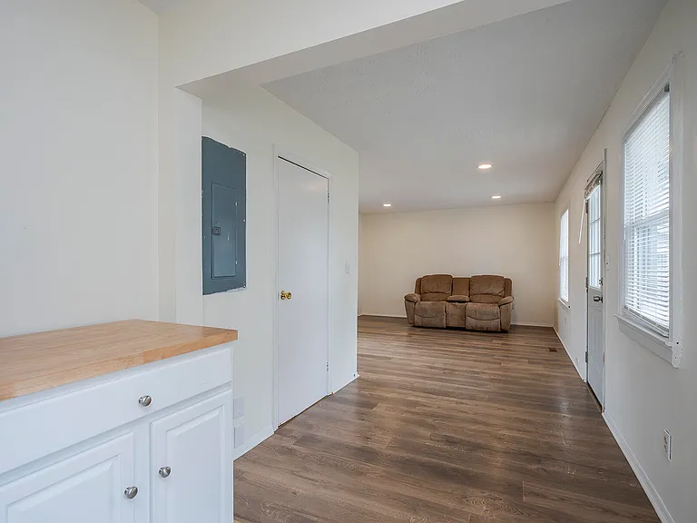 649 Mitchell Ave — Photo 11