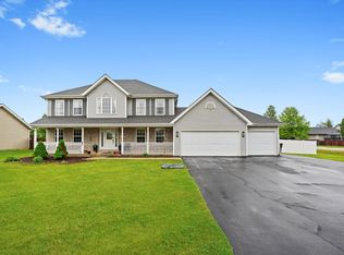 595 Purple Sage Dr, Roscoe, IL 61073