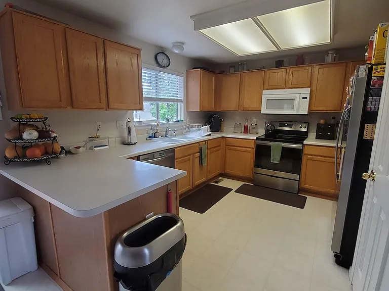1404 Lombardi St — Photo 8